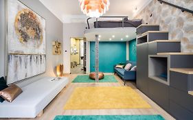 Luxury Pilvax Studio